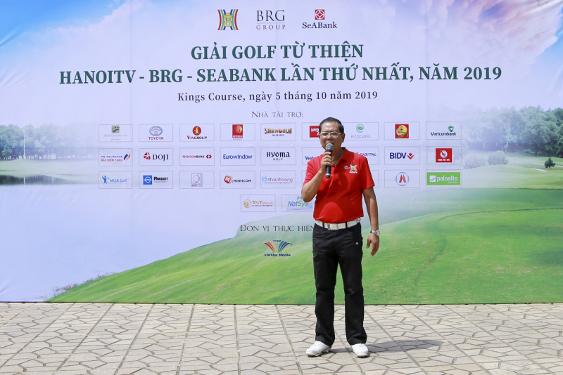 Nhà báo Tô Quang Phán - TGĐ, TBT Đài PT-TH Hà Nội phát biểu khai mạc giải golf từ thiện ngày 5/10/2019