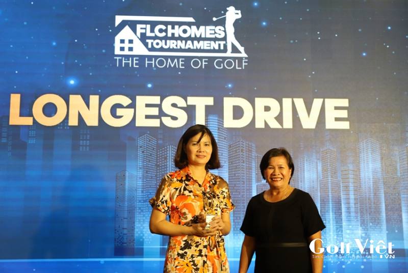 Golfer Nguyễn Thị Thanh nhận giải Kỹ thuật Longest Drive