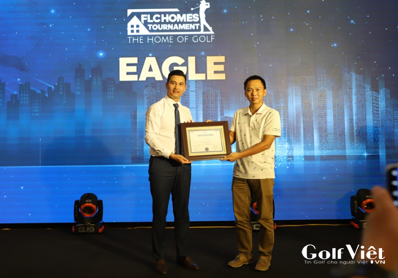 Golfer Trần Hải Nam nhận giải Eagle
