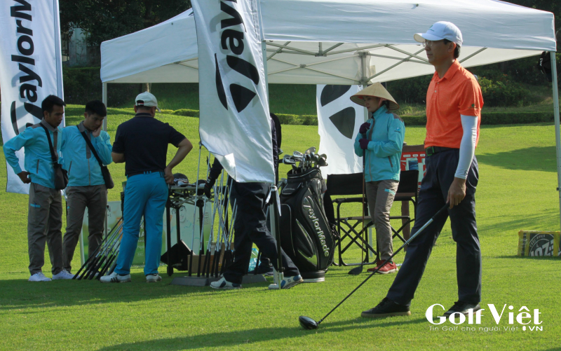 Thời tiết của sân golf Tam Đảo có nắng nhẹ và mát, điều đó thuận lợi để giúp các golfer có cơ hội phô diễn khả năng