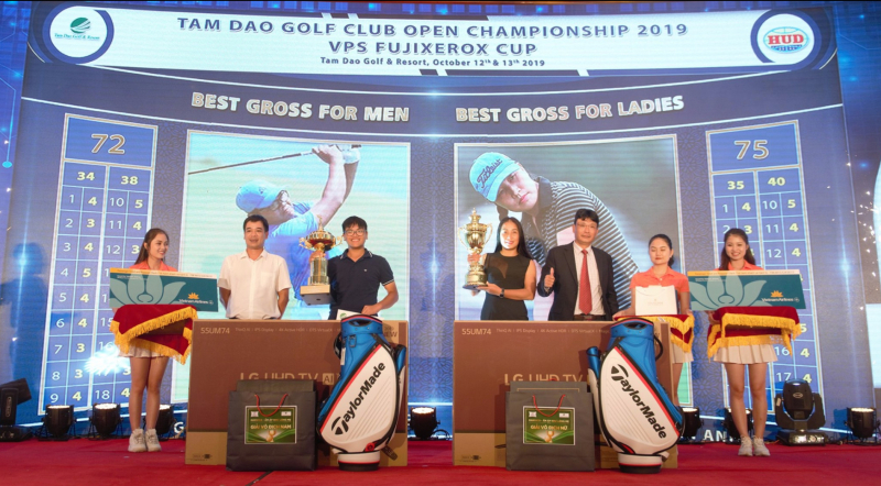 Golfer Nguyễn Bảo Long vô địch hạng mục nam và golfer Nguyễn Thị Vân Anh vô địch hạng mục nữ