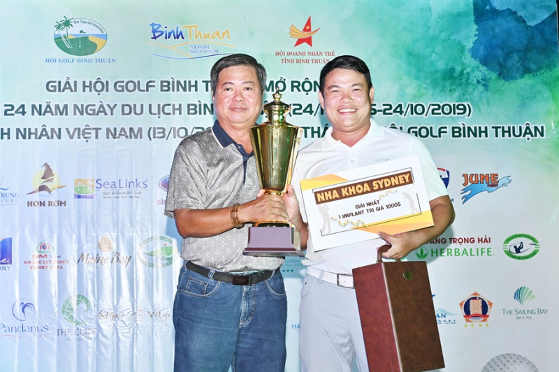 Golfer Lê Quý An Duy nhận Best Gross giải Du lịch Bình Thuận