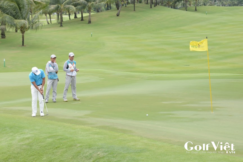Chỉnh line là một kỹ năng rất khó khi chơi golf đòi hỏi những tay golf chuyên nghiệp phải thuần thục