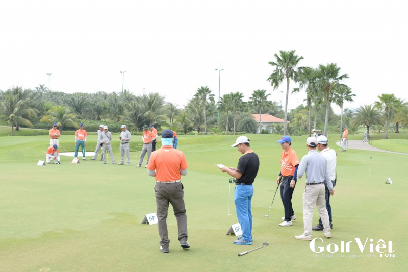 Thời tiết thuận lợi tạo điều kiện giúp các golfer thi đấu tốt hơn cũng như chinh phục những thử thách của giải