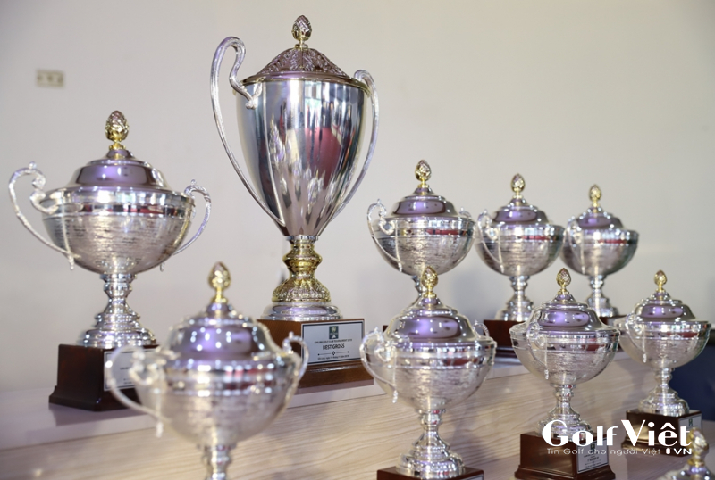 Cơ cấu giải thưởng của ChiLinh Golf Club Tournament 2019 gồm: 1 giải Best Gross, giải Nhất – Nhì – Ba ở các bảng đấu, 1 giải Kỹ thuật cho cú đánh xa nhất Longest Drive, 1 giải Nearest to the Line và 4 giải Nearest to the Pin.