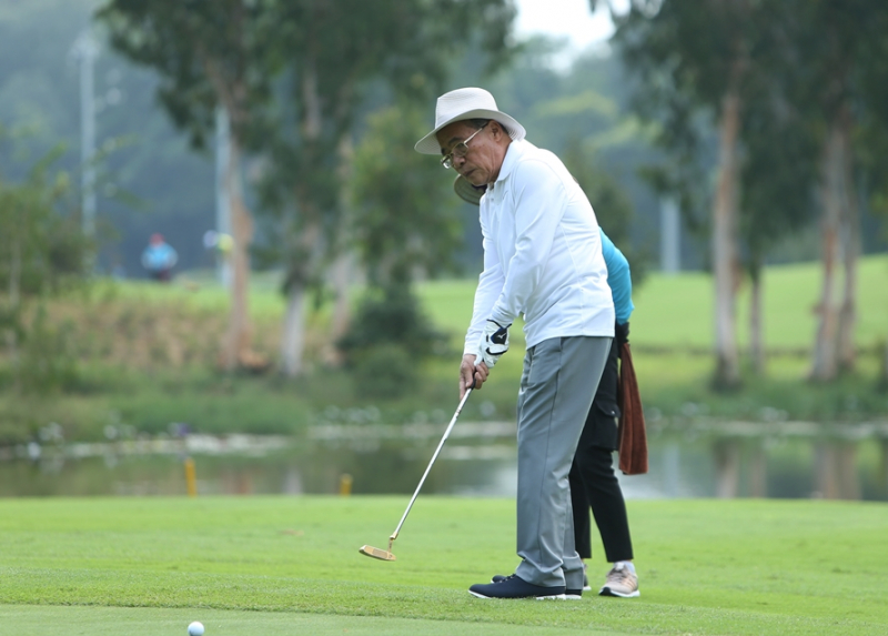 Nguyên Chủ tịch Quốc hội Nguyễn Sinh Hùng tham gia thi đấu tại VNABC Golf Tournament 2019