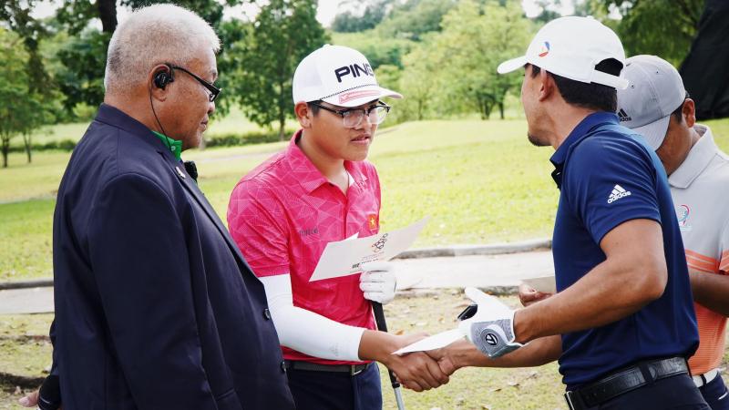 Bảo Long là golfer Việt có thành tích tốt nhất tại vòng 1 (Ảnh: VGA)