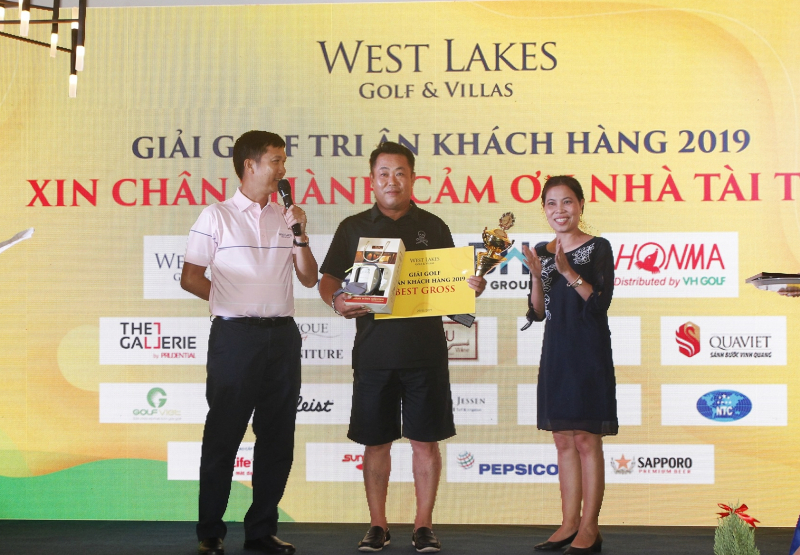 Golfer Kim Yong Suk vô địch Giải golf Tri ân khách hàng của sân West Lake