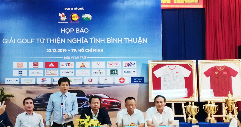 Ban tổ chức giải golf nghĩa tình Bình Thuận công bố giải cùng sự kiện đấu giá áo tuyển nữ
