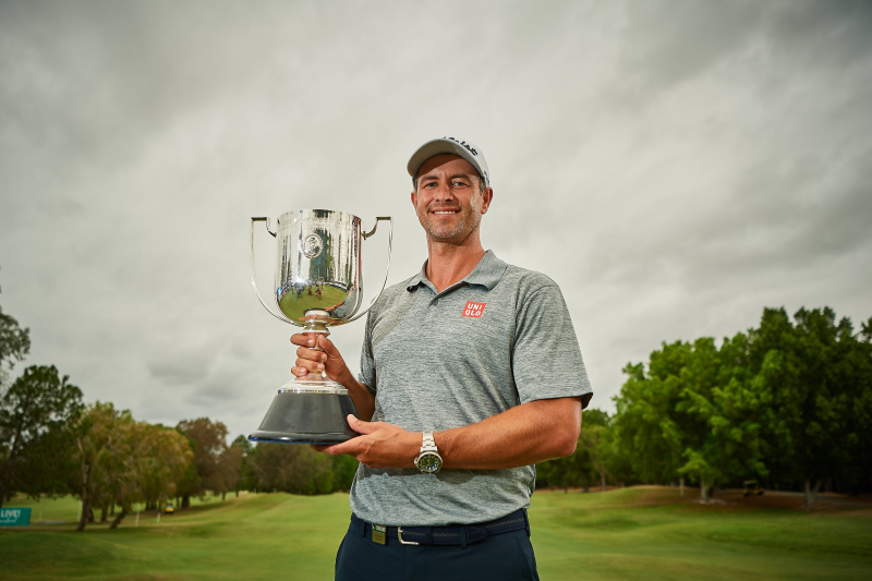 Adam Scott ăn mừng chiến thắng Australian PGA Championship, chiến thắng đầu tiên của anh kể từ tháng 11/2013.
