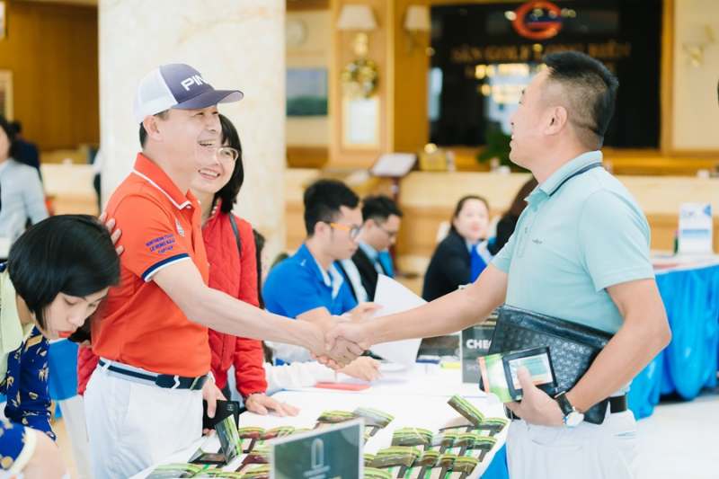 Gan-180-golfer-tranh-tai-Cam-Ranh-Bay-Golf-Tournament-2019 (7)