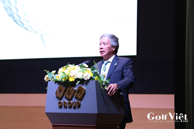 Ông Nguyễn Ngọc Trọng - Phó TGĐ Hãng hàng không Bamboo Airways giới thiệu giải đấu tại buổi họp báo chiều ngày 6/1