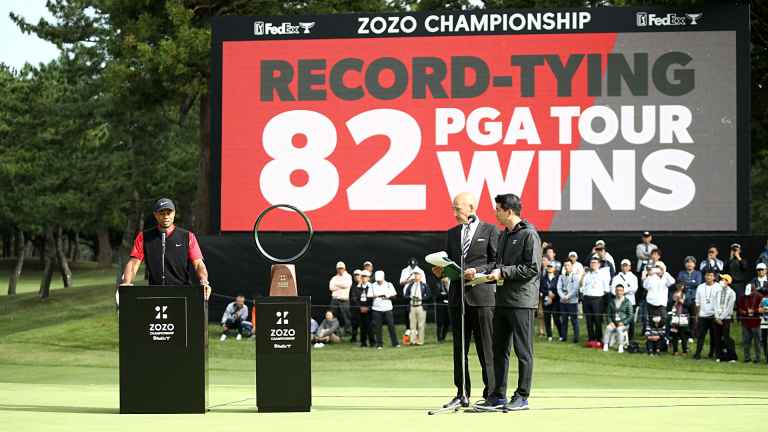 Woods phát biểu tại sự kiện đầu tiên của PGA Tour tại Nhật Bản (Ảnh: GolfMagic)
