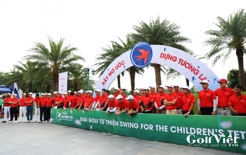 Golfer tham dự lễ khai mạc Swing For Children’s Tet 2020