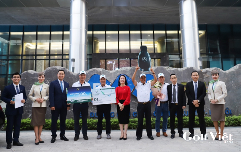 Lễ bàn giao xe - phần thưởng HIO cho golfer Trần Huy Cương tại Hà Nội