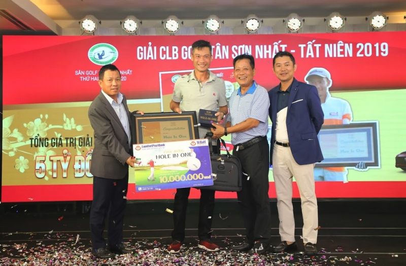 Golfer Trần Minh Tùng nhận giải thưởng HIO