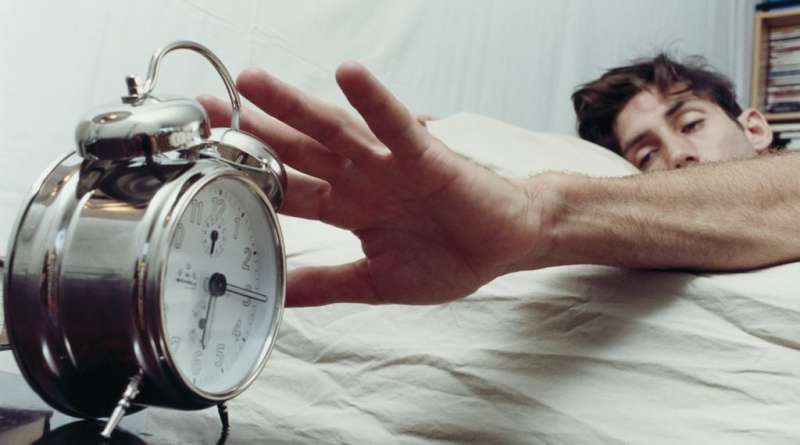Viện Công nghệ Hoàng gia Melbourne đã tiến hành một nghiên cứu và nhận thấy âm thanh khiến con người thức dậy vào buổi sáng có thể ảnh hưởng đến việc cơ thể uể oải suốt cả ngày (Ảnh: Golf.com)
