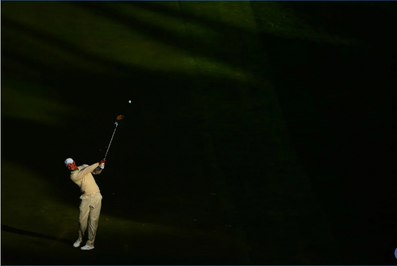 Tiger Woods trong vòng ba của US Open 2012, sân Olympic Club ở San Francisco (Ảnh: Donald Miralle)