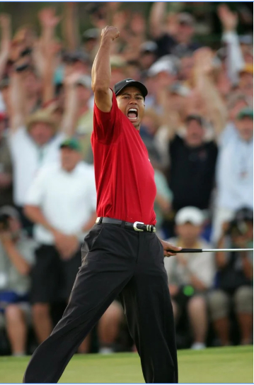 Woods giành danh hiệu Masters thứ tư sau trận play-off năm 2005 (Ảnh: Darren Carroll)