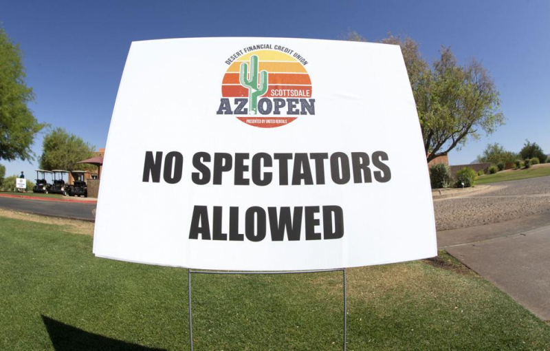 Ít nhất bốn sự kiện đầu tiên của PGA Tour không có khán giả (Ảnh minh họa tại giải Scottsdale AZ Open)