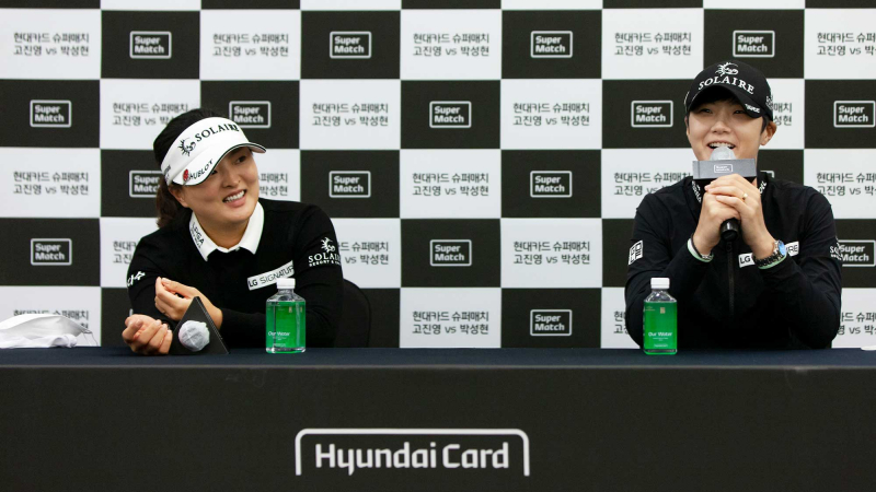 Ko Jin Young và Park Sung Huyn tại buổi họp báo sau giải (Ảnh: LPGA Tour)