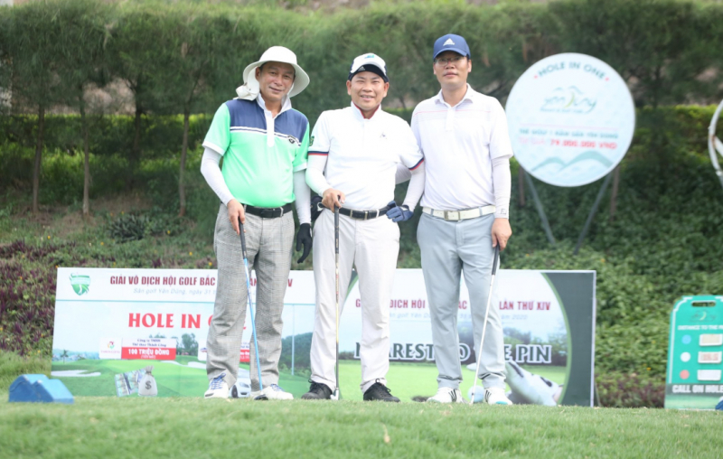 Golfer-Nguyen-Viet-Dung-Best-Gross-giai-Vo-dich-Hoi-golf-Bac-Giang-lan-XIV (2)