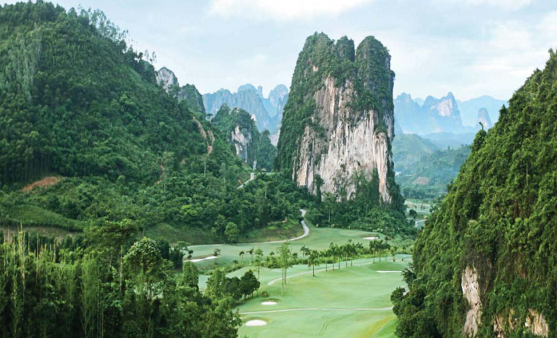 Phat-dong-chuong-trinh-Kich-cau-du-lich-Tay-Bac-choi-golf-o-Hoa-Binh (3)