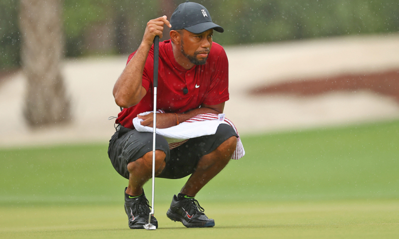Tiger Woods thi đấu tại The Match kỳ 2 nhằm mục đích gây quỹ cứu trợ Covid-19 (Ảnh: Golf Week)