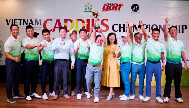 Các thành viên đội golf sân Tân Sơn Nhất (Ảnh: VGM)