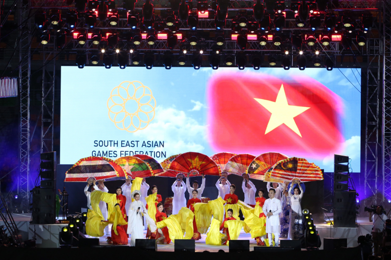 Màn chào sân đăng cai SEA Games 31 của Việt Nam tại lễ bế mạc SEA Games 30 ở Philippines (Ảnh: Người Lao Động)