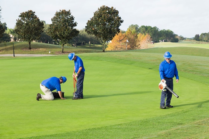 Chi phí duy trì sân golf chiếm một khoản lớn.