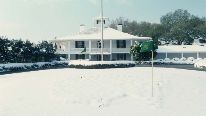 Clubhouse của sân Augusta ngập chìm trong tuyết