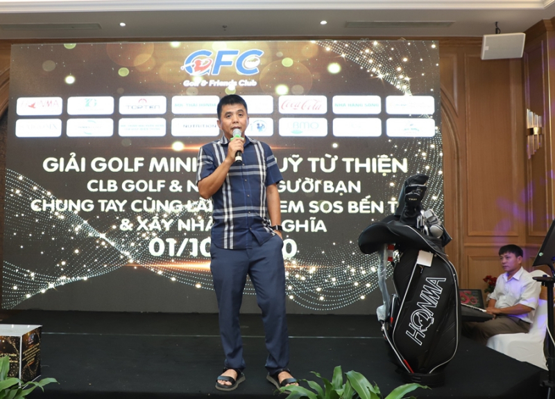 Chủ tịch CLB Golf & Friends Lê Minh Trí phát biểu tại đêm gala trao giải
