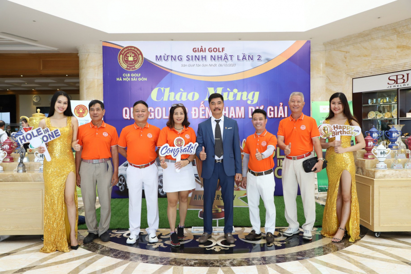 Các golfer hào hứng tham gia giải sinh nhật lần hai của CLB Golf Hà Nội - Sài Gòn (tên cũ là CLB Golf Hà Nội tại Sài Gòn)
