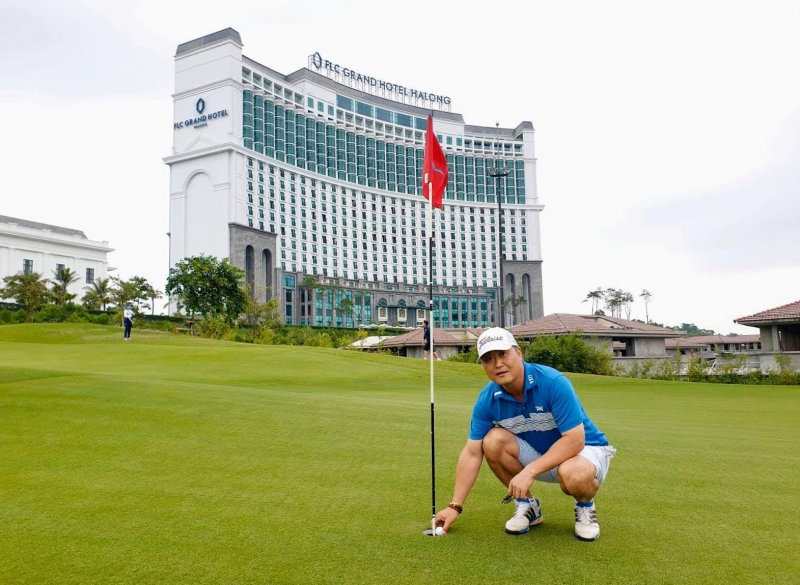 Golfer Han Pil Doo ghi điểm Hole in One hố 8, par 3 ngay trước thềm giải đấu (Ảnh: FLC Biscom)