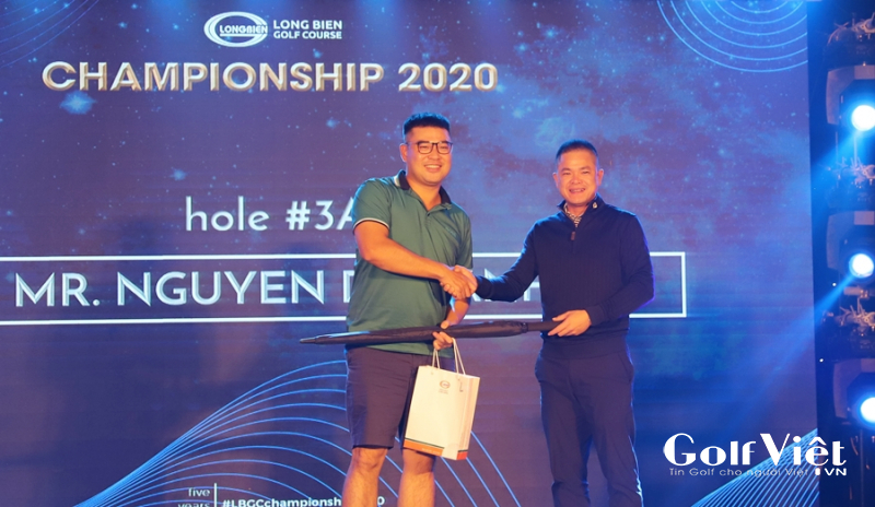 Golfer Nguyễn Duy Anh nhận giải Eagle