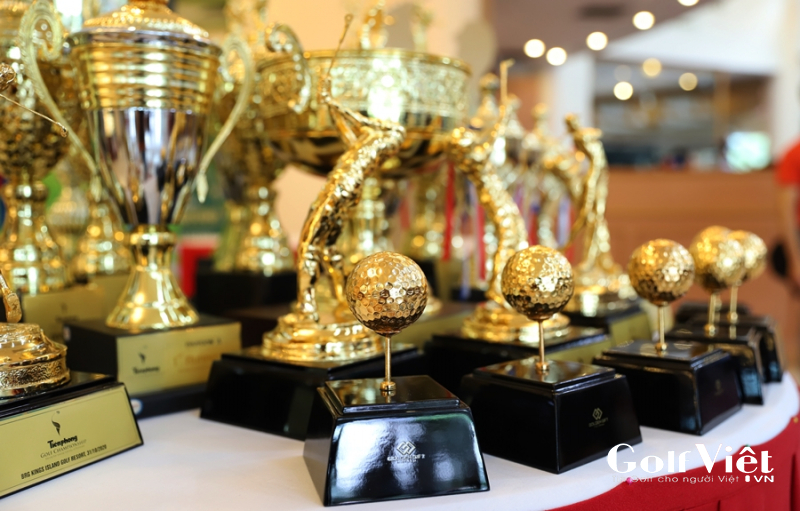 Bóng golf mạ vàng - giải thưởng giải Kỹ thuật của Tiền Phong Golf Championship 2020