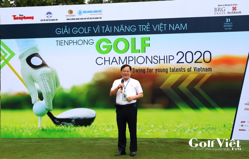 Nhà báo Lê Xuân Sơn, Tổng biên tập báo Tiền Phong, Trưởng ban tổ chức Tiền Phong Golf Championship 2020 phát biểu khai mạc giải đấu