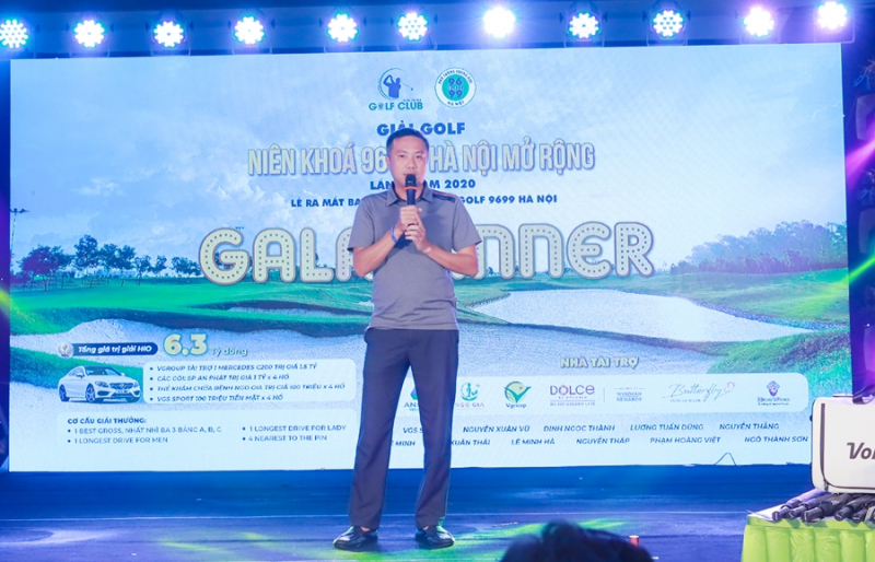 Chủ tịch CLB Golf 96-99 Hà Nội phát biểu ở tiệc trao giải