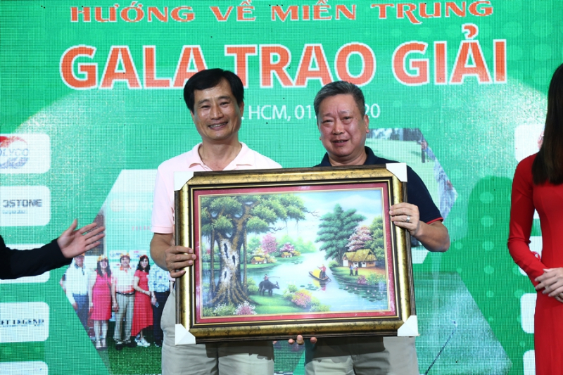 VNABC-Golf-Tournament-2020-khep-lai-thanh-cong-voi-hon-150-trieu-dong-ung-ho-mien-Trung (4)