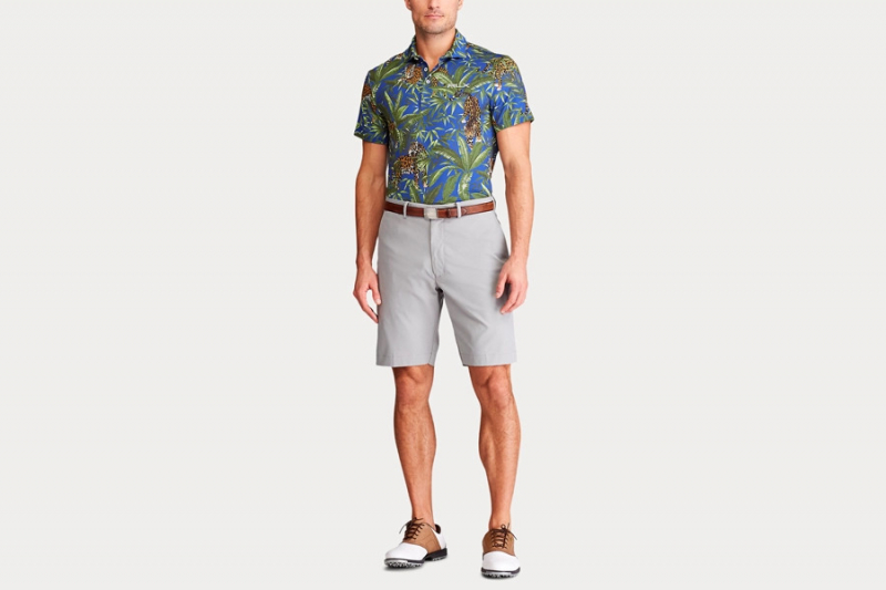 Phối quần short golf với áo sơ mi để tăng thêm sự thanh lịch
