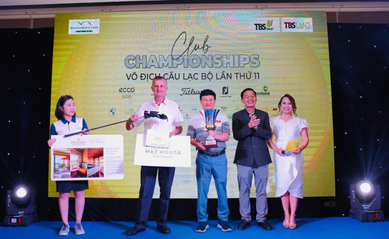 Golfer Bùi Phước Mỹ nhận giải Best Net