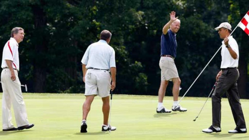 Barack Obama, John Boehner, Joe Biden và John Kasich cùng chơi golf năm 2011 (Ảnh: Golf Digest)