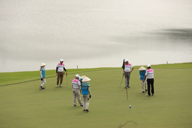 Golfer-Dinh-Hong-Phong-vo-dich-giai-ChiLinh-Golf-Championship-2020 (1)