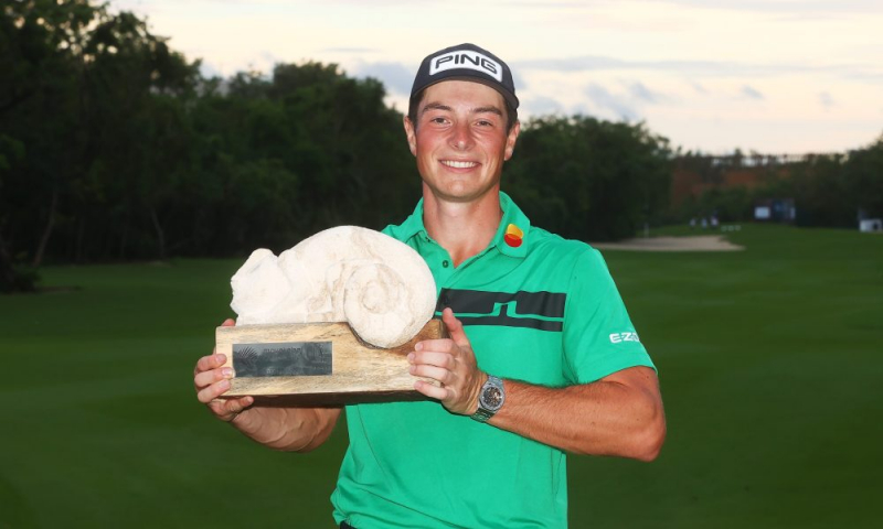 Viktor-Hovland-doat-Mayakoba-Classic-nho-birdie-ho-cuoi