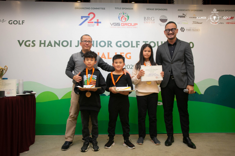 Doan-Uy-bao-ve-thanh-cong-ngoi-vo-dich-toan-he-thong-VGS-Hanoi-Junior-Golf-Tour (1)