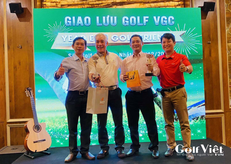 BTC trao giải cho golfer Nhất, Nhì bảng B