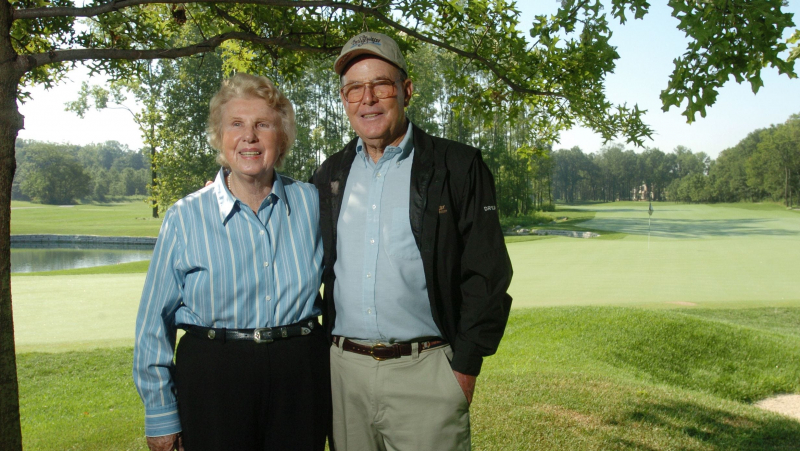 Pete Dye và vợ là cặp đôi quyền lực của lĩnh vực thiết kế sân golf