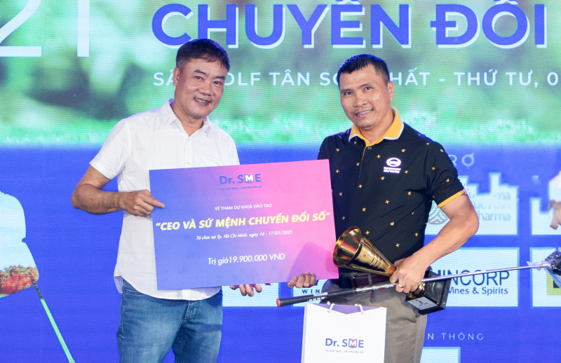 Golfer Nguyễn Quốc Tình giành giải Best Gross của giải “CEO và sứ mệnh chuyển đổi số”