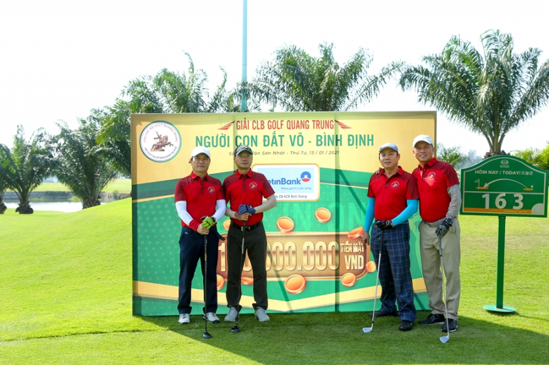 CLB-Golf-Quang-Trung-Tu-hao-nguoi-con-mien-dat-Vo (11)